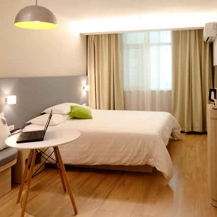 Schallschutzvorhang im Schlafzimmer