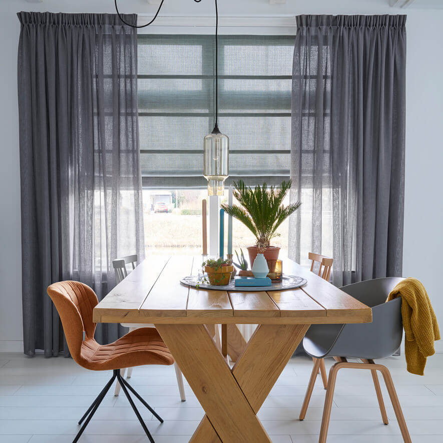 Gardine mit Smokband in grau f&uuml;rs Esszimmer