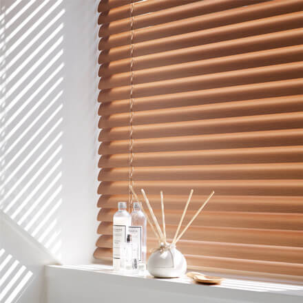 Feuchtigkeitsresistente Jalousien im Badezimmer