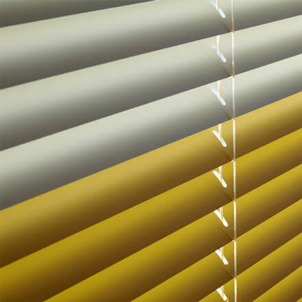 Gelbe Lamellen mit Farbwechsel im Detail Gelbe Lamellen mit Farbwechsel im Detail