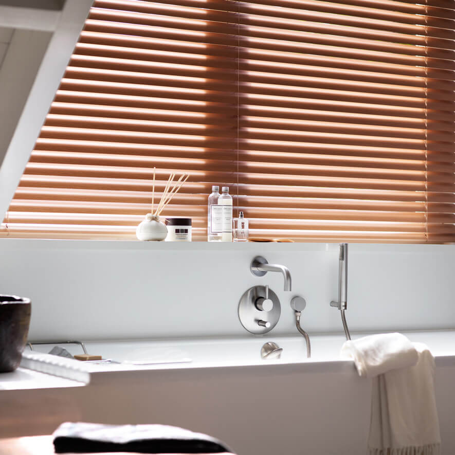 Jalousien im Badezimmer für optimalen Lichteinfall