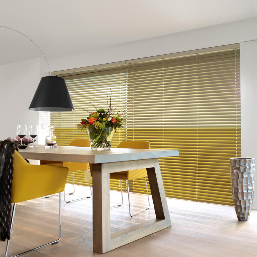Jalousien mit Farbwechsellamellen stylish in Gelb Jalousien mit Farbwechsellamellen stylish in Gelb