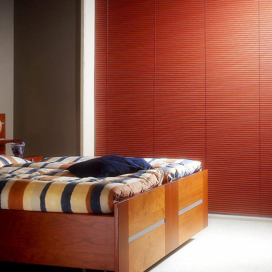 Jalousie Dim-out zur Verdunkelung im Schlafzimmer Jalousie Dim-out zur Verdunkelung im Schlafzimmer