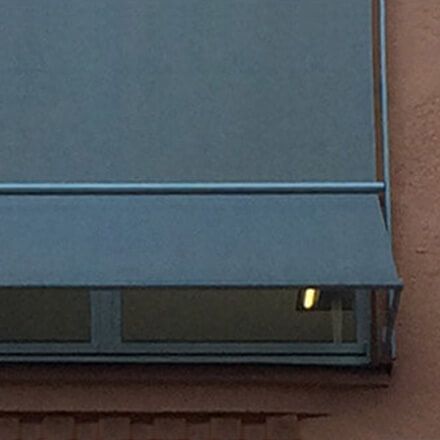 Fenstermarkise Arco / Canto M (Markisolette) - Senkrechtmarkise mit Fallarm