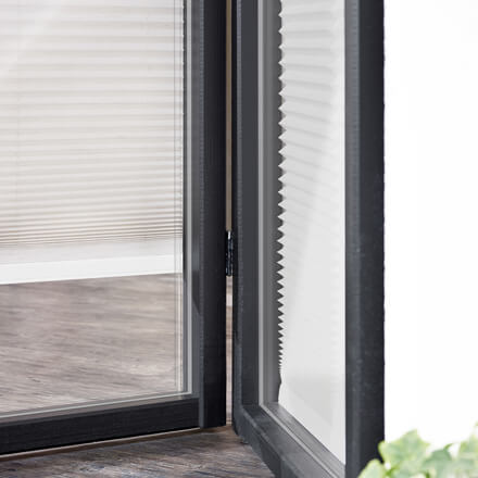 Detailansicht Smart Plissees Terrassentür Außen Detailansicht Smart Plissees Terrassentür Außen