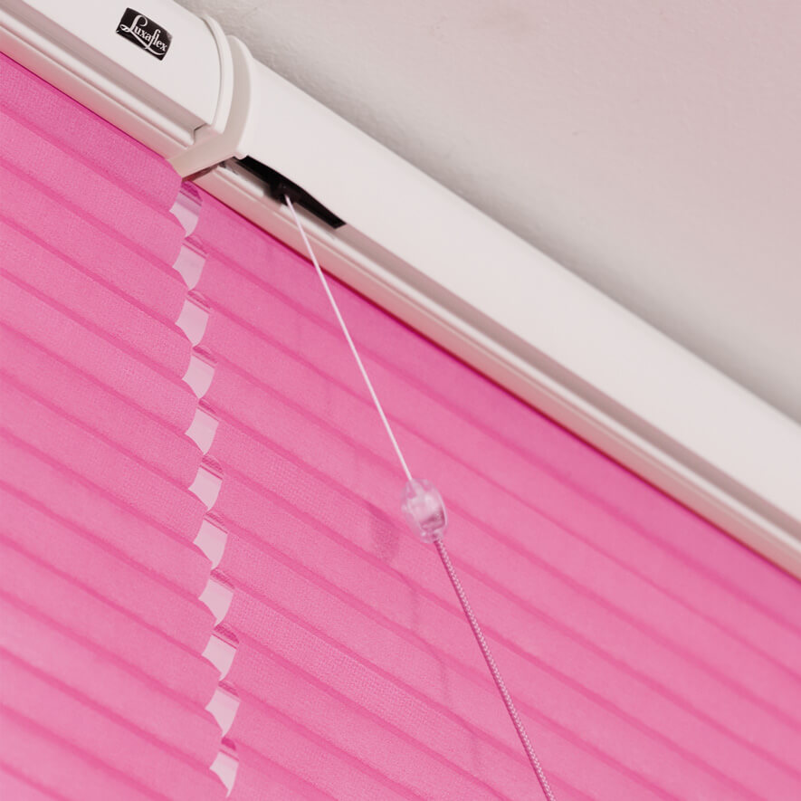 Plissees mit Smartcord im Kinderzimmer Detailansicht Oberschiene