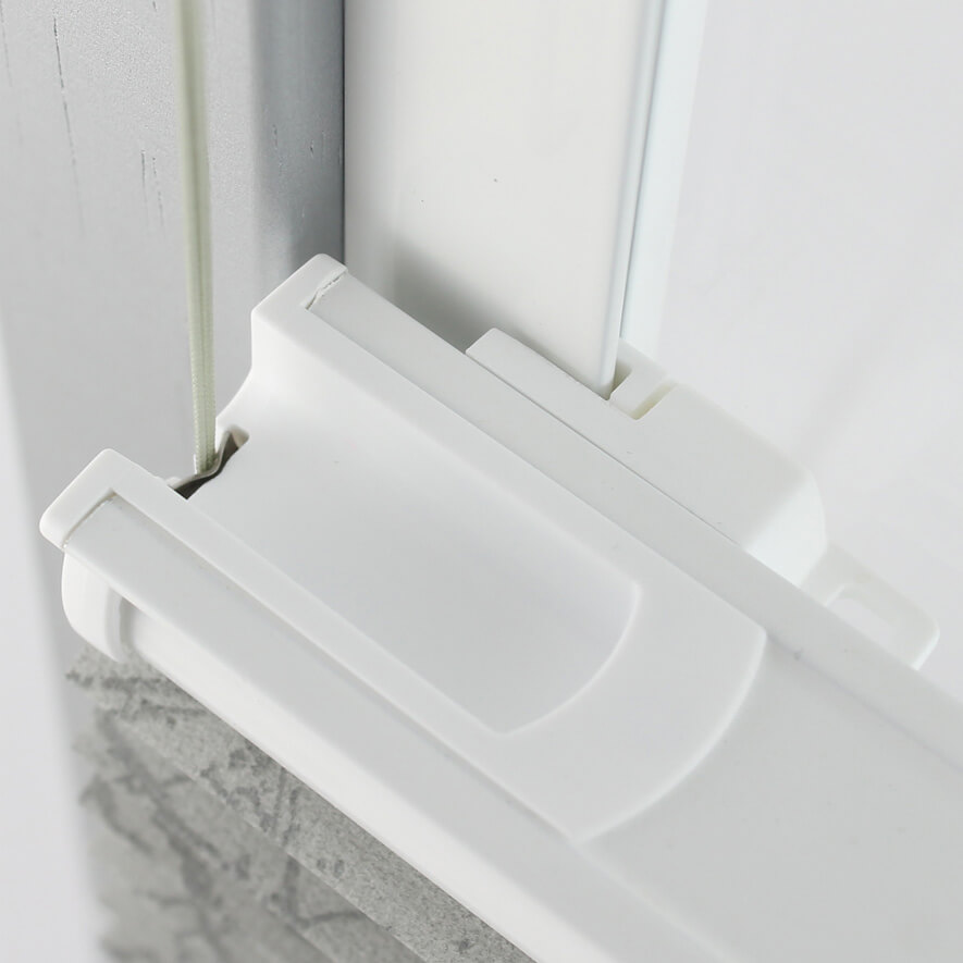 Detailansicht von oben: Plissee VS2 Comfort Seitenführungsschiene