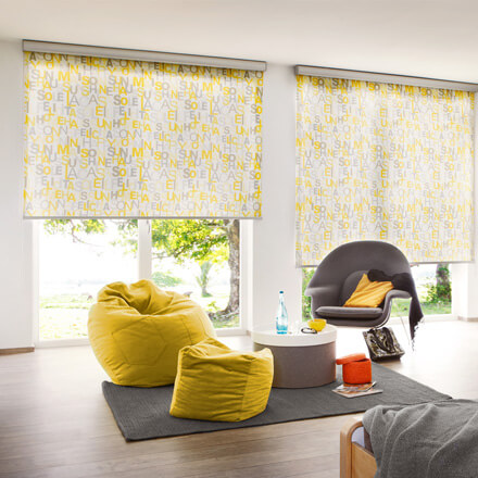 Gelbe Dekor Rollos nach Maß im Wohnzimmer Gelbe Dekor Rollos nach Maß im Wohnzimmer